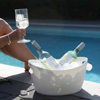 Przechowywanie rzeczy w kamperze, czyli jak schować, żeby nie zwariować. Łazienka.